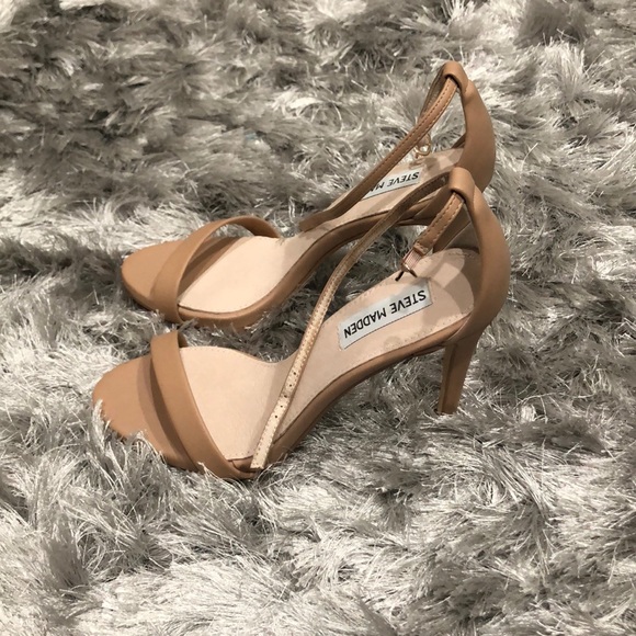 Steve Madden Ankle Strap Heel NEVER WORN - Picture 2 of 3